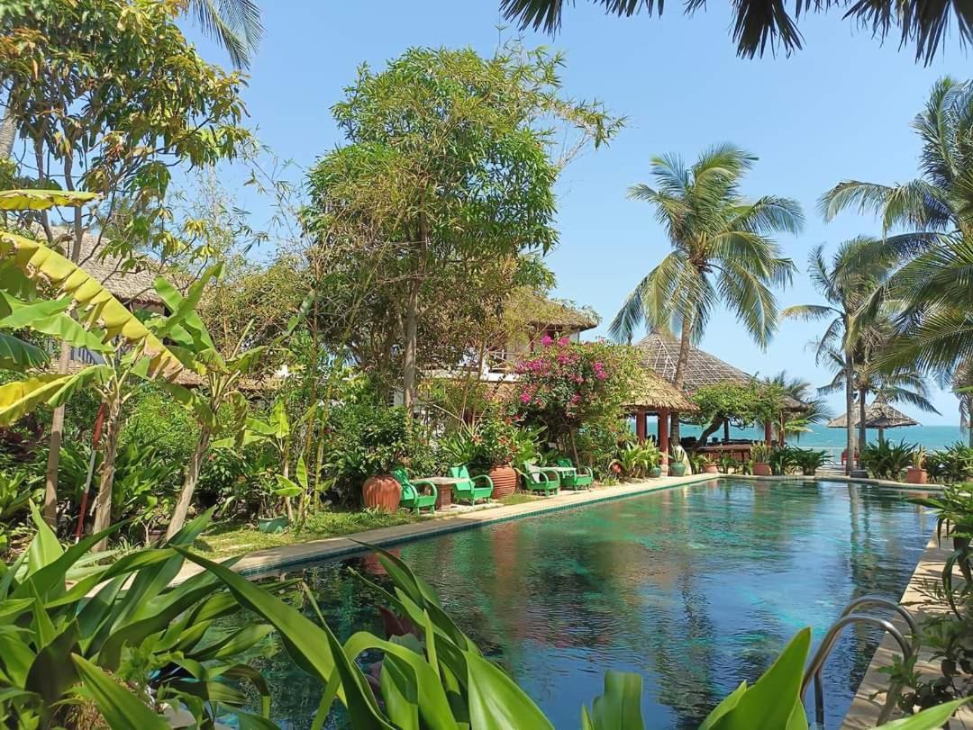 Family Room,1268223286:JPEG