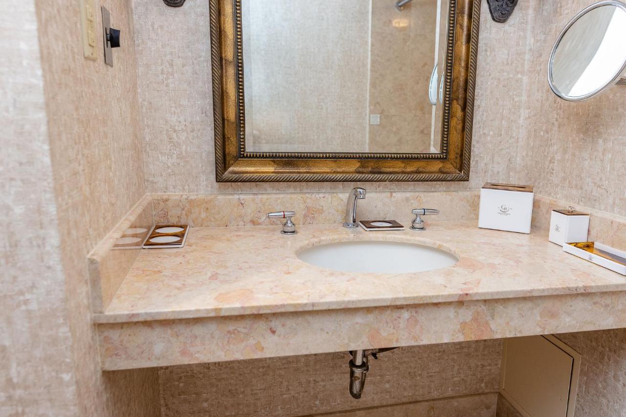 Deluxe Queen Room with Two Queen Beds,1272243727:JPEG