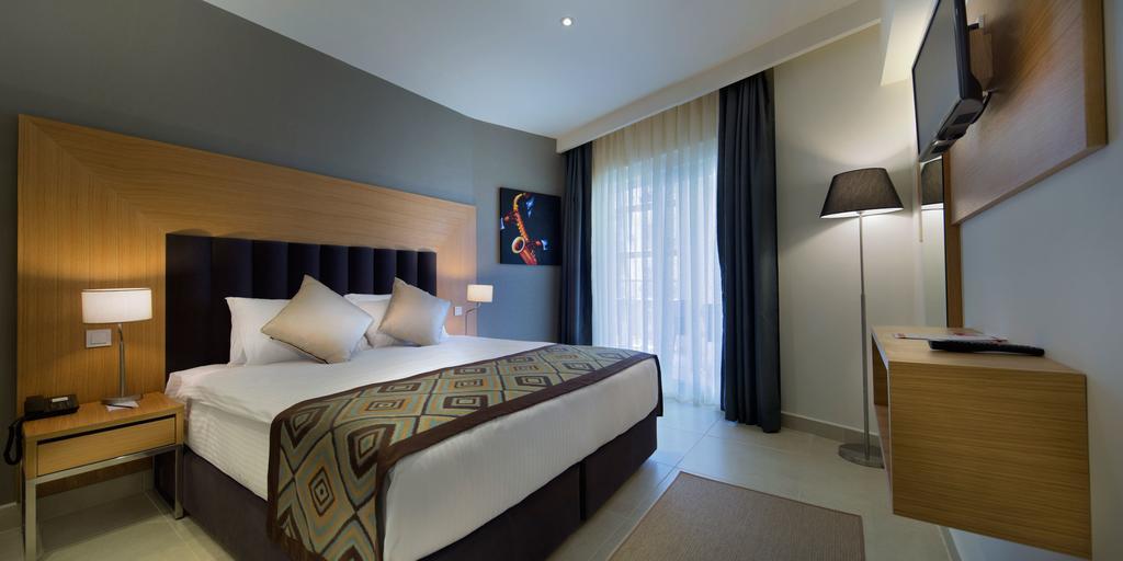 1 Double 1 Twin Beds Superior Room,1281829996:JPEG