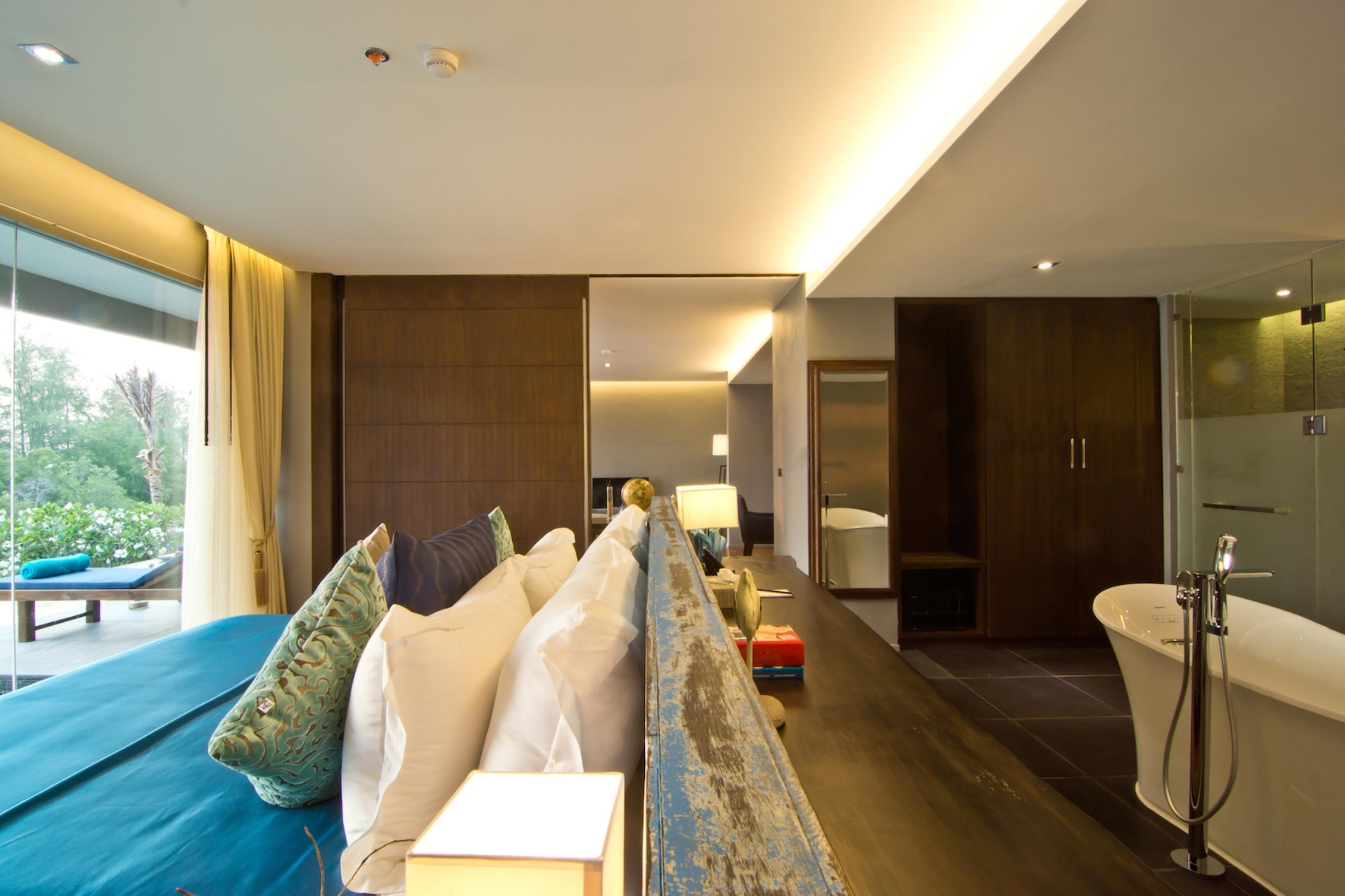 Prestige Pool Suite