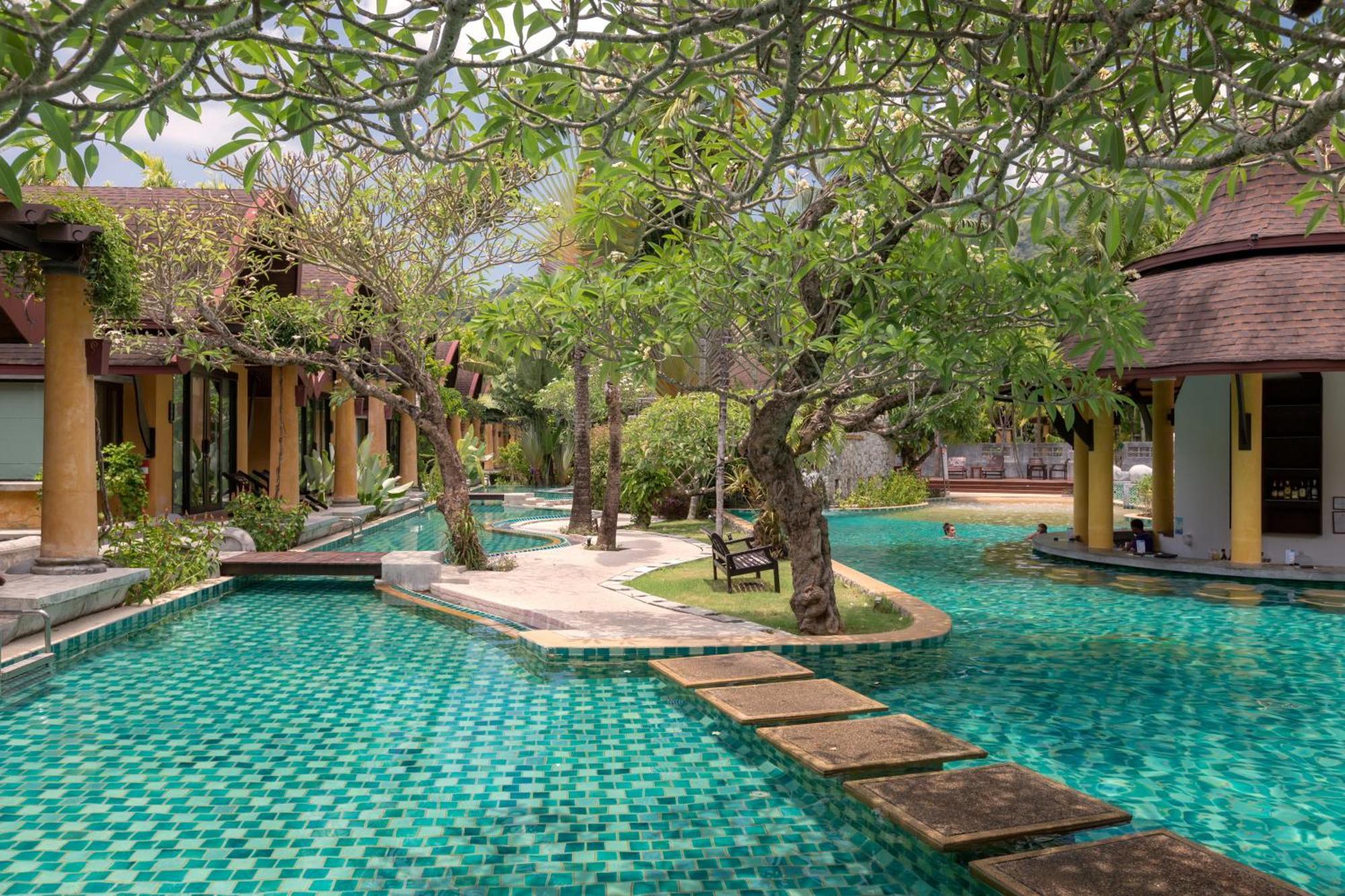Villa Pool Access