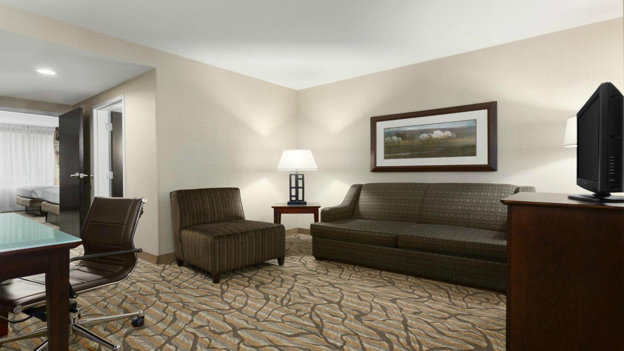 Two-Bedroom Suite,1275761476:JPEG