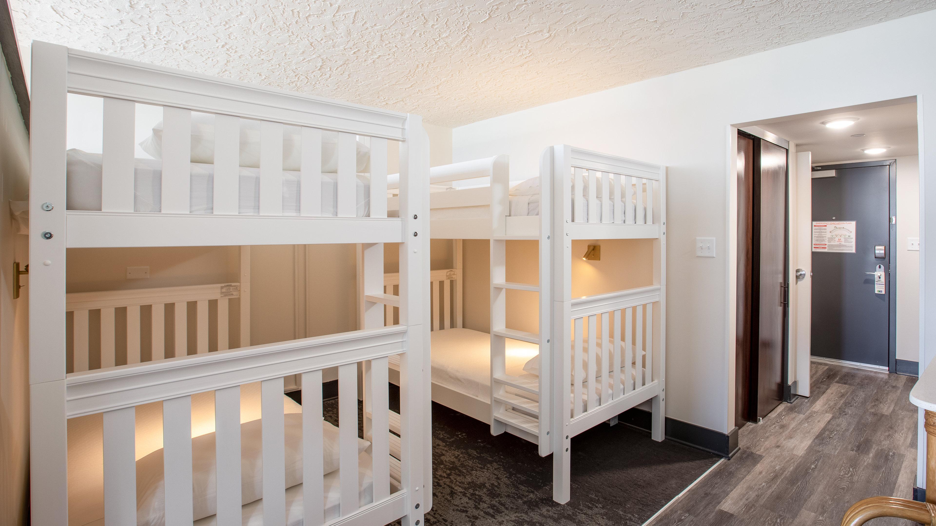Queen Room with 2 Bunk Beds Oceanfront
