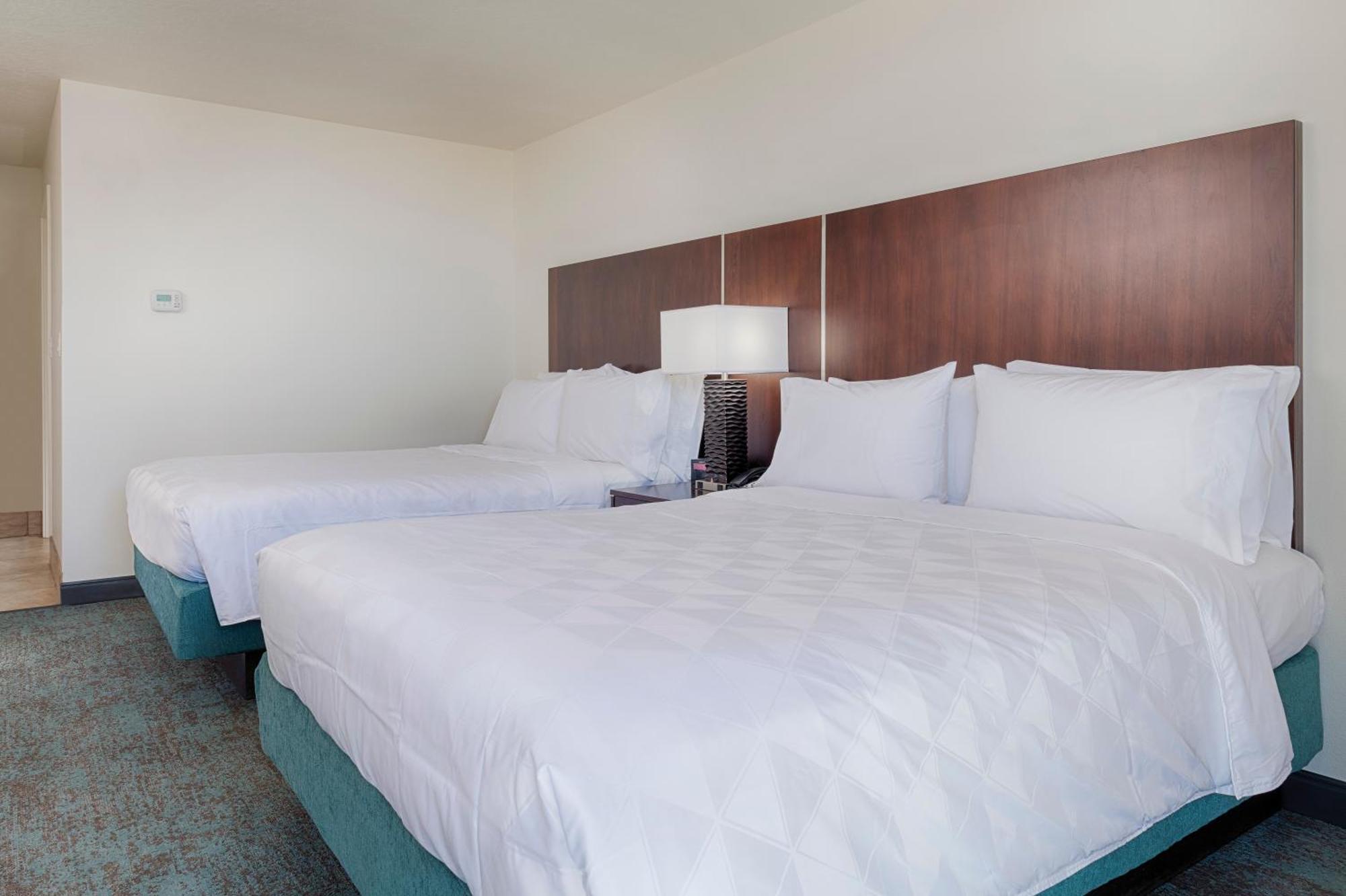 Standard Room with Two Queen Beds