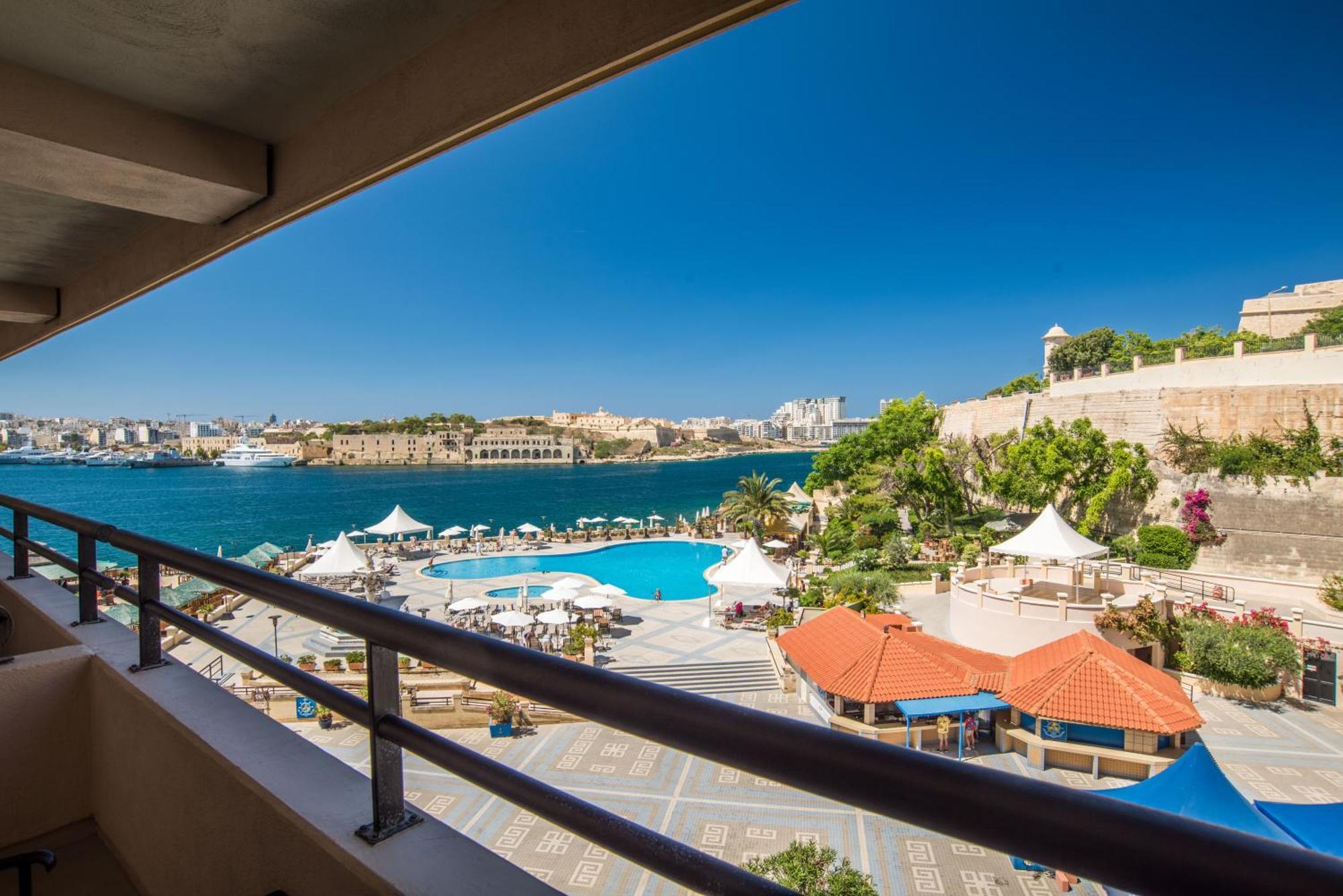 Deluxe Double or Twin Room with Partial Sea View,1276974529:JPEG