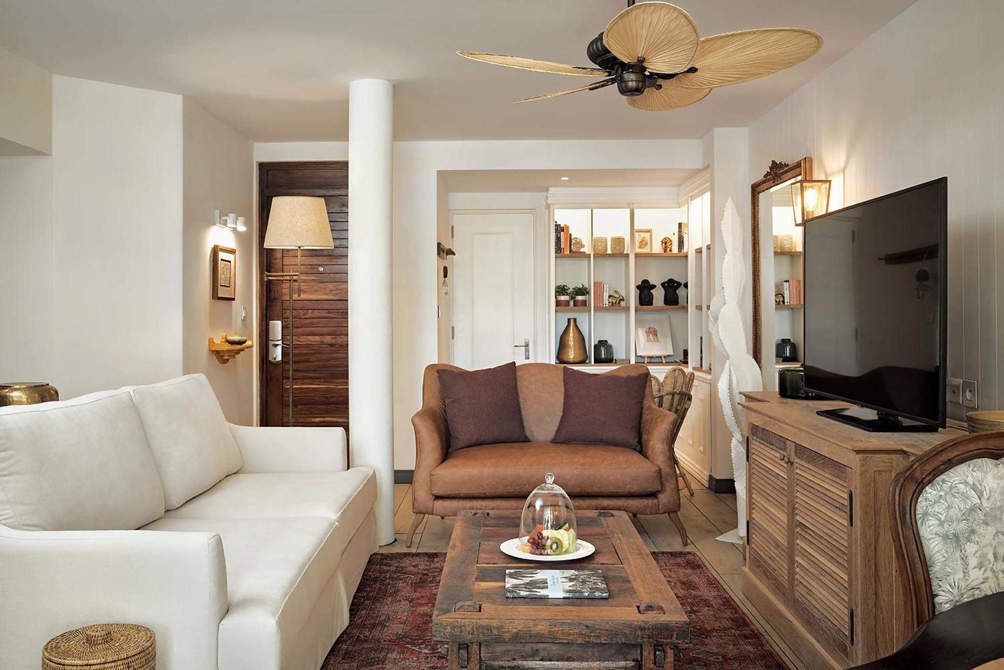 Senior Suite,1277533339:JPEG