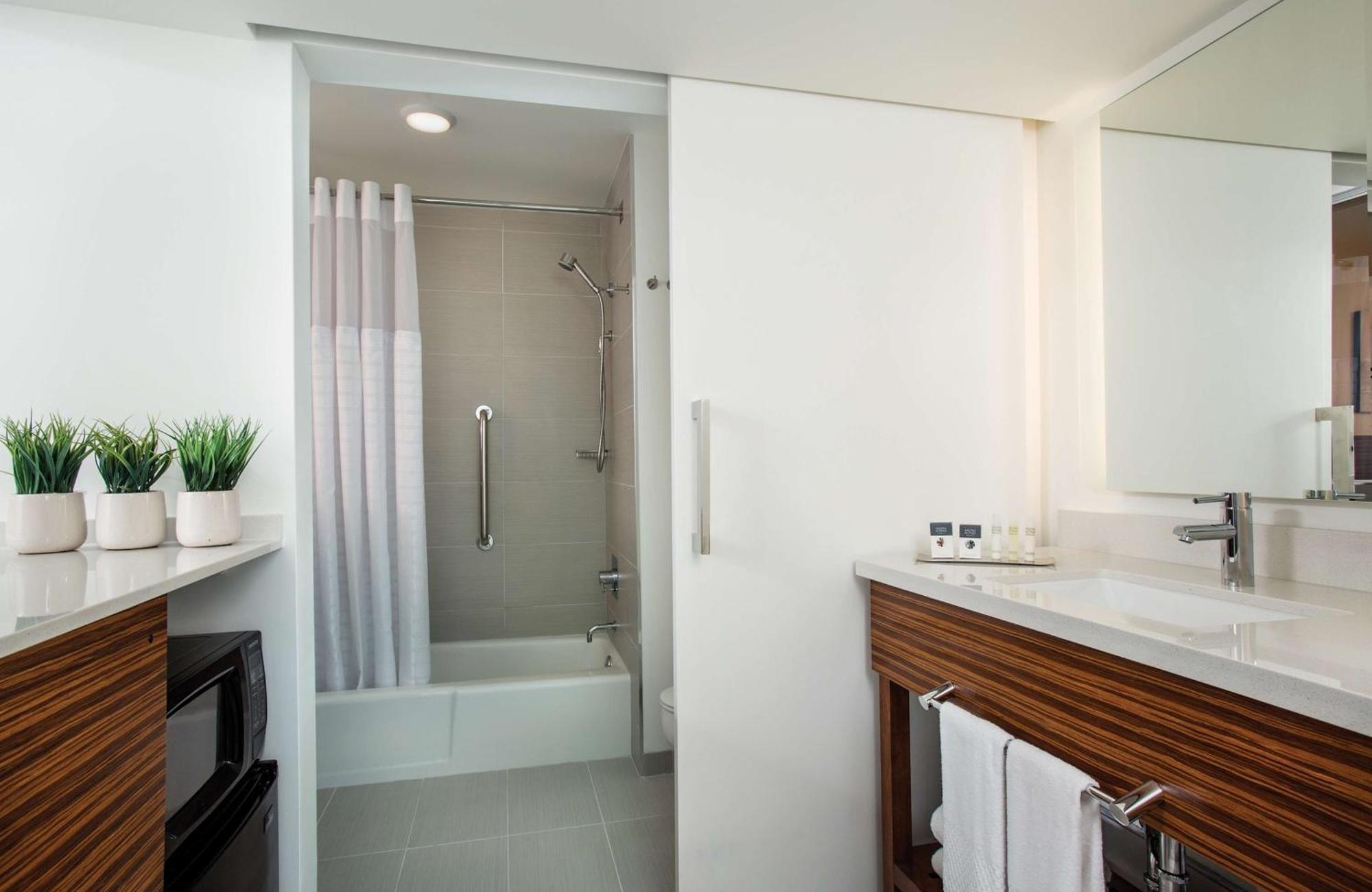 King Room,1637715160:JPEG