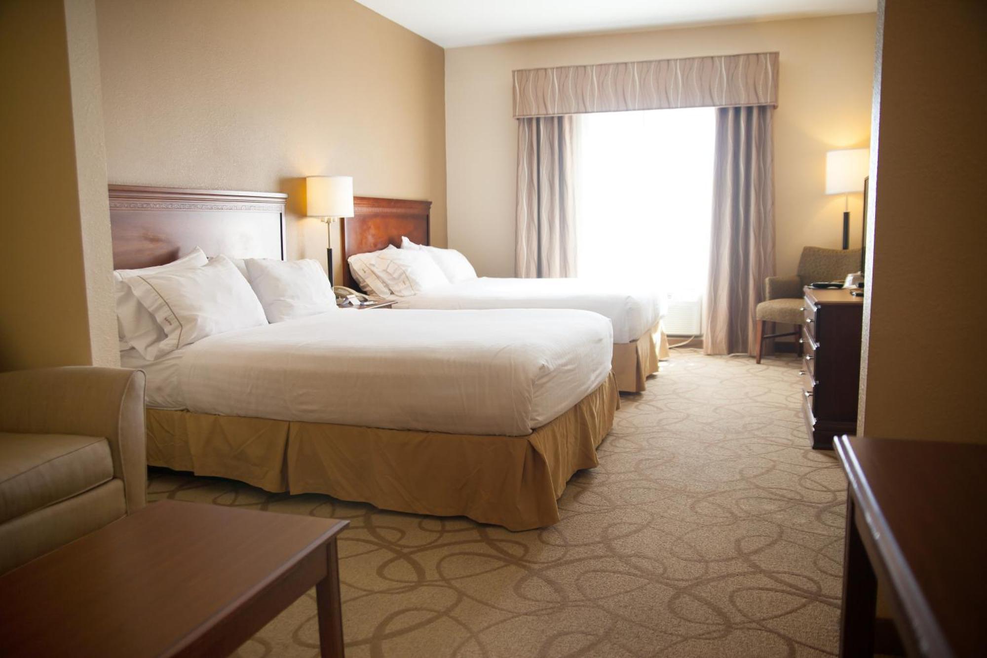 Standard Queen Room with Two Queen Beds