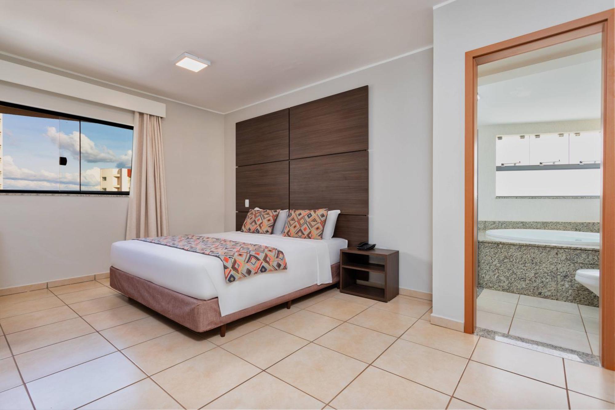 King Suite with Spa Bath,1282842412:JPEG