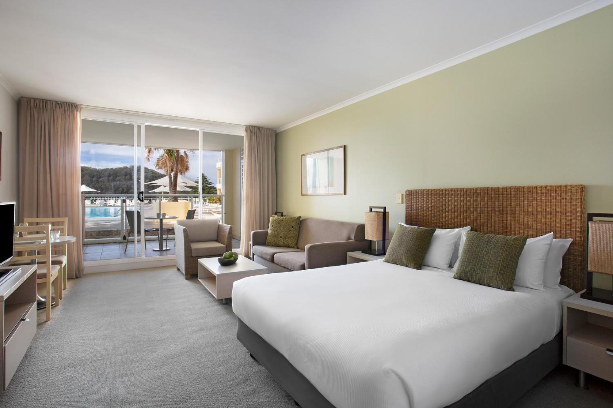 Studio Suite - Pool Access