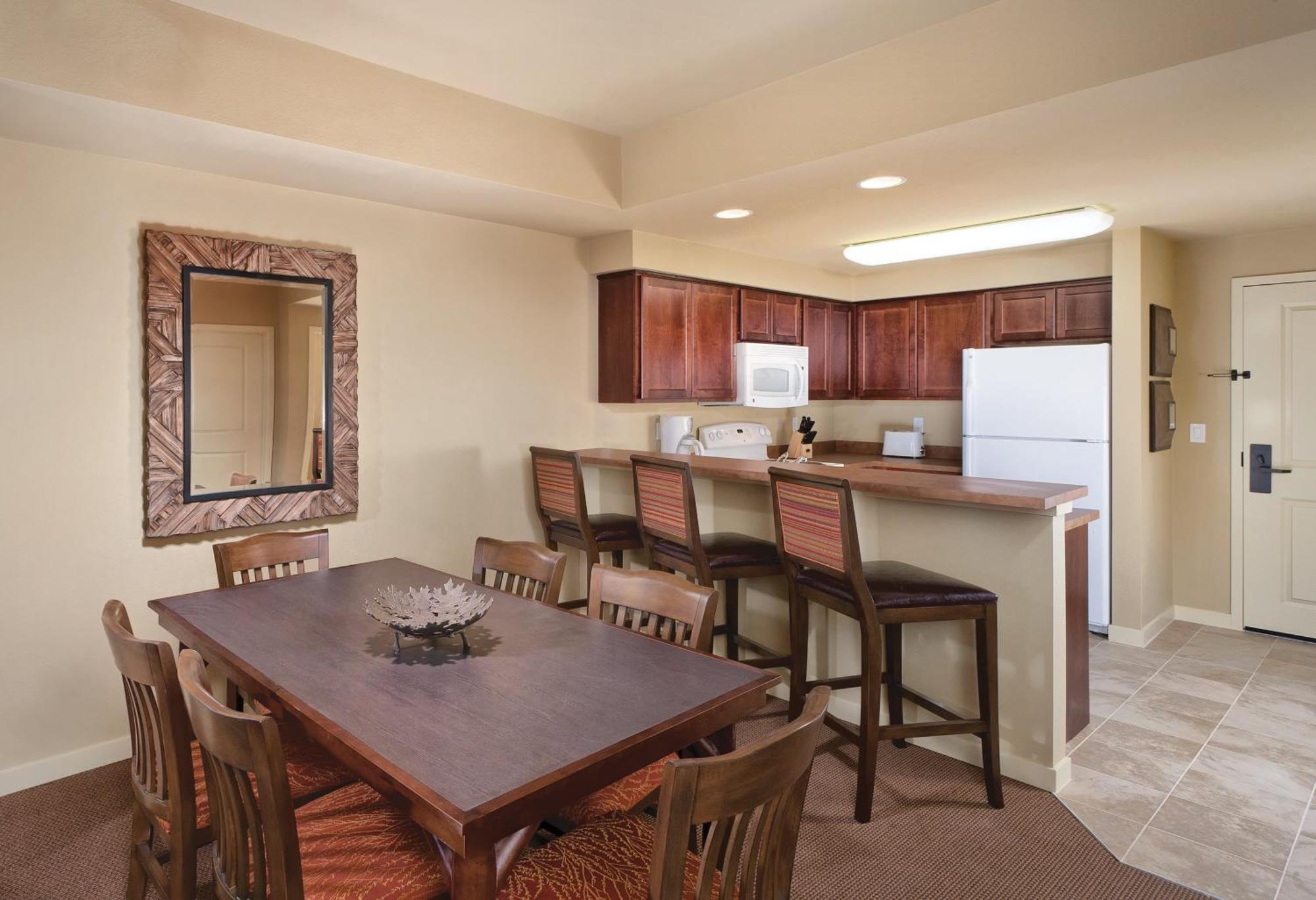 Three-Bedroom Suite,1285458097:JPEG