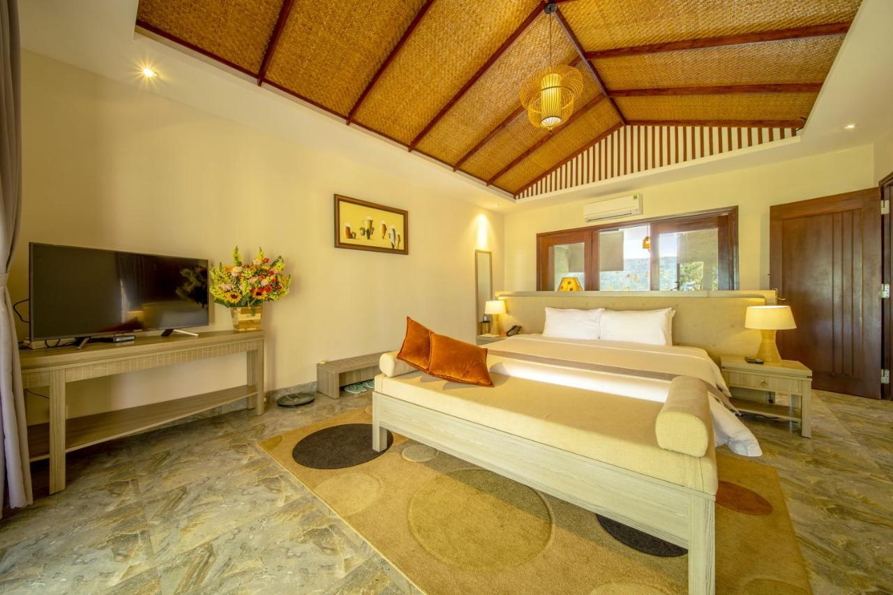 Two-Bedroom Villa Beach Front,1288129825:JPEG