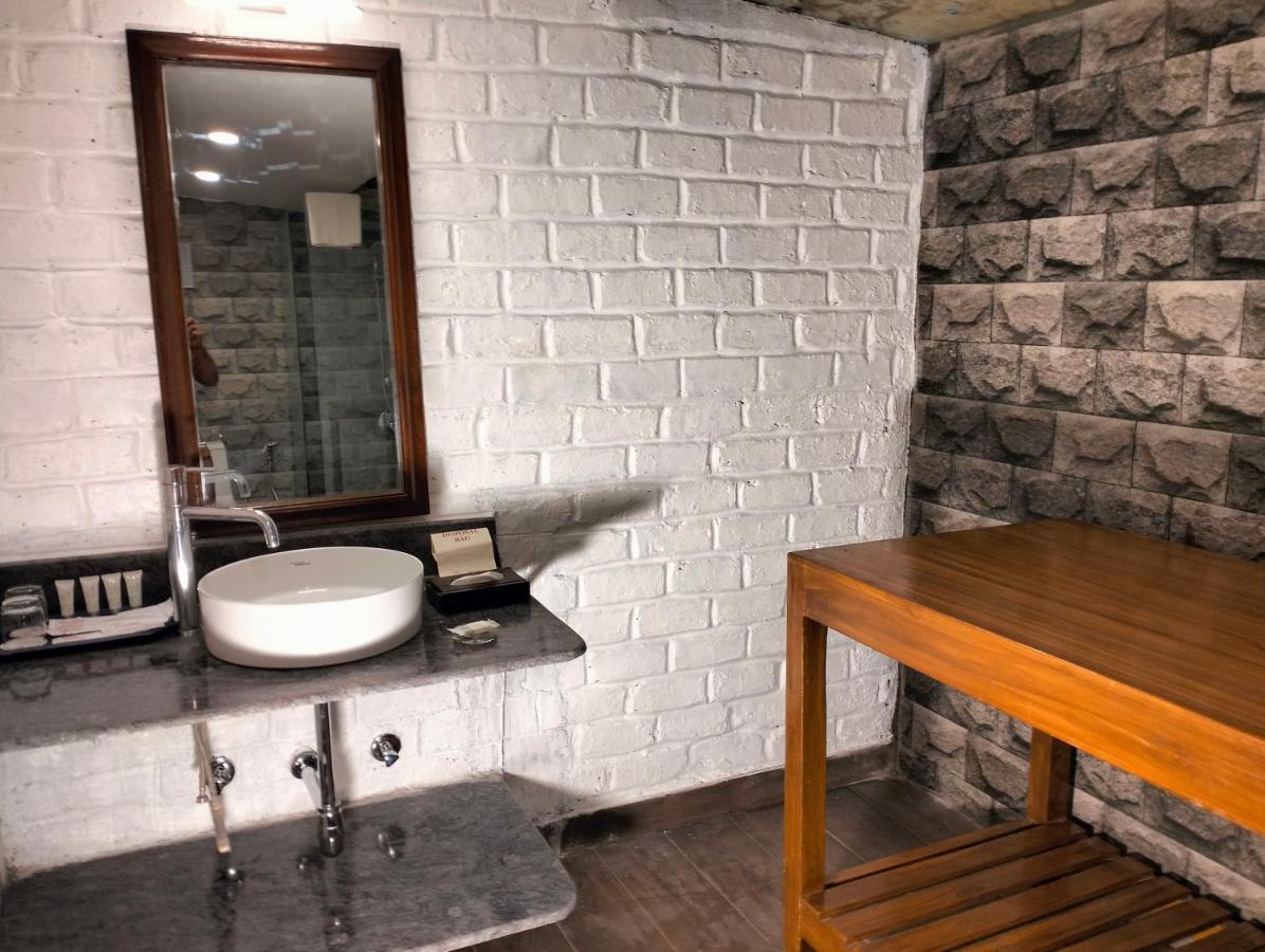 Neem Forest Cottage - In Room SPA with  Complimentary In Room Signature Massage (Aroma/Swedish) for couple at our Spa (45 minutes with prior appointment) once during stay.,1294263754:JPEG
