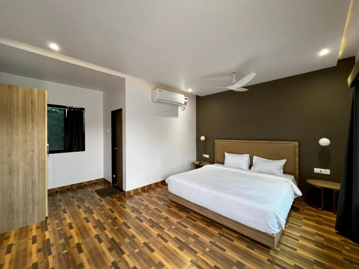 Superior Room,1304267821:JPEG