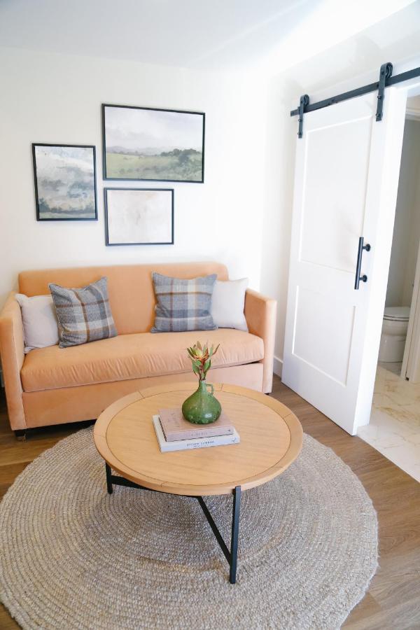 King Studio with Sofa Bed