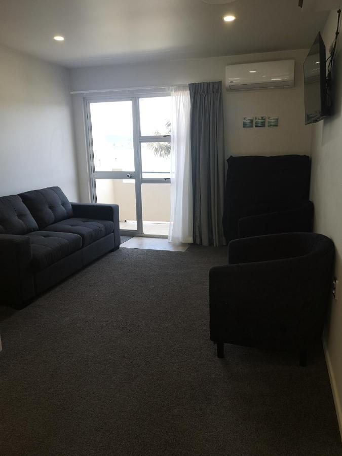 One-Bedroom Apartment Sea View