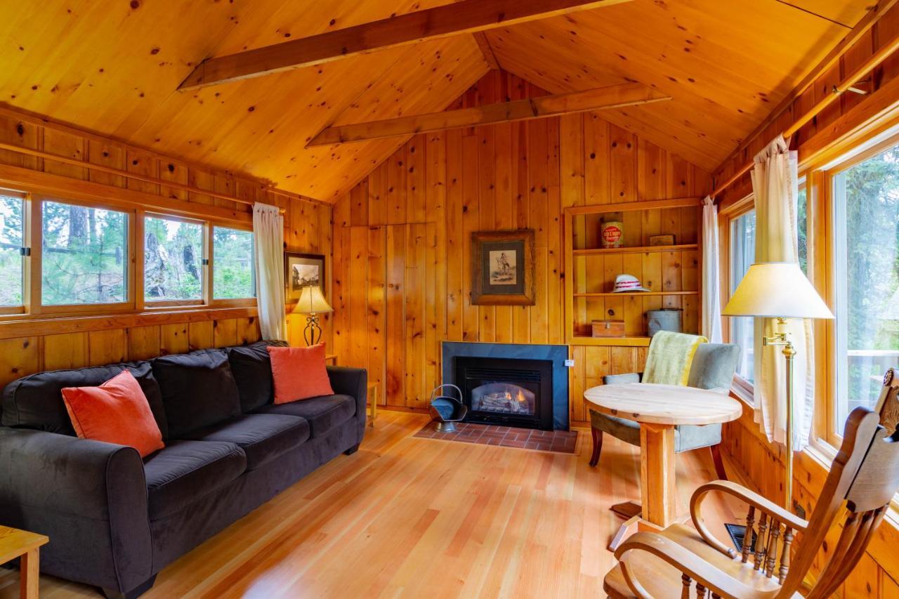 Two-Bedroom House,1315646164:JPEG