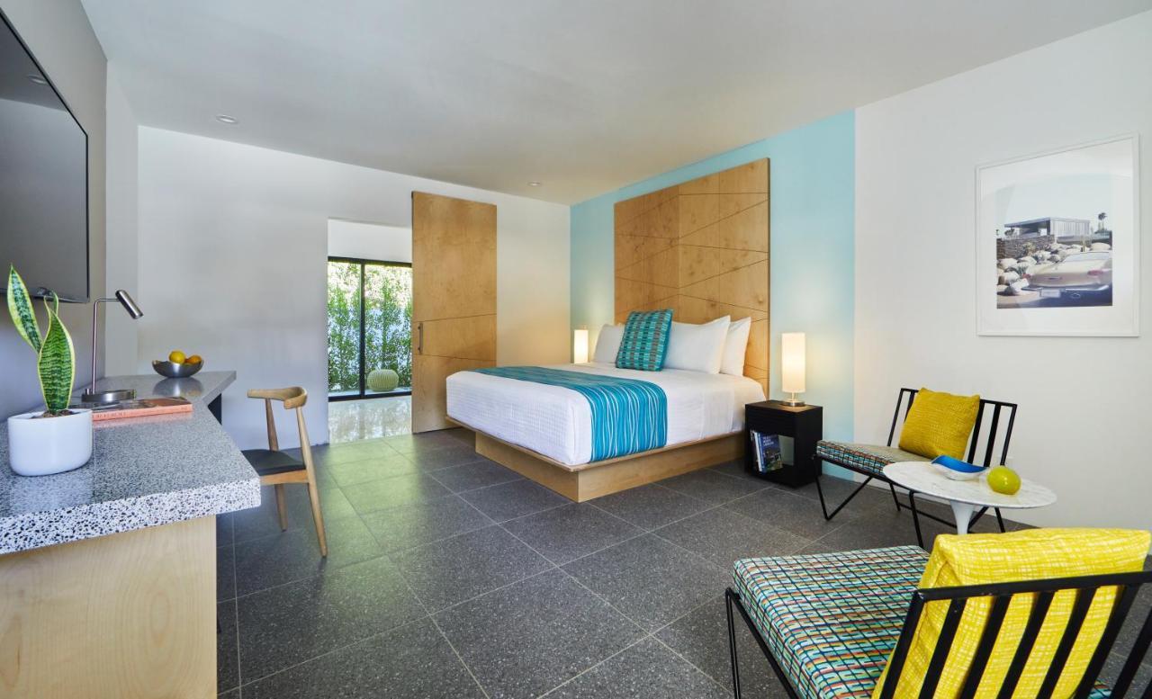 Deluxe King Room with Patio