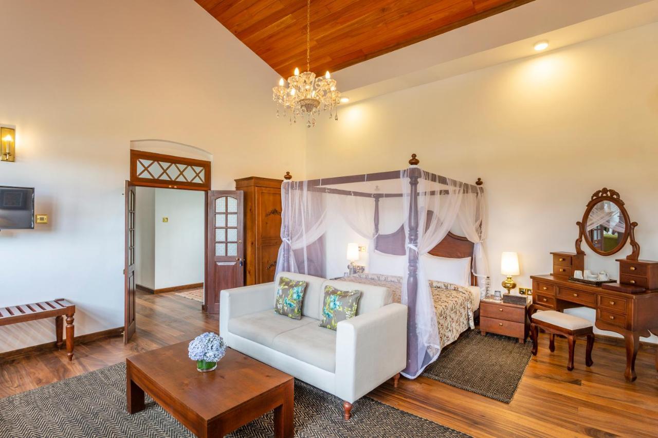Suite with Lake View