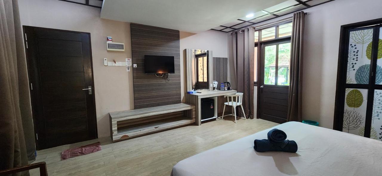 Superior King Room,1338484955:JPEG