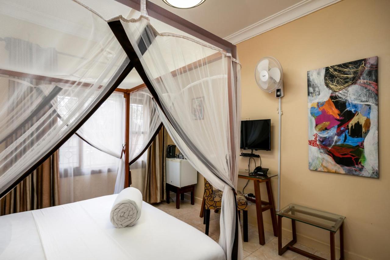 Double Room,1339929449:JPEG