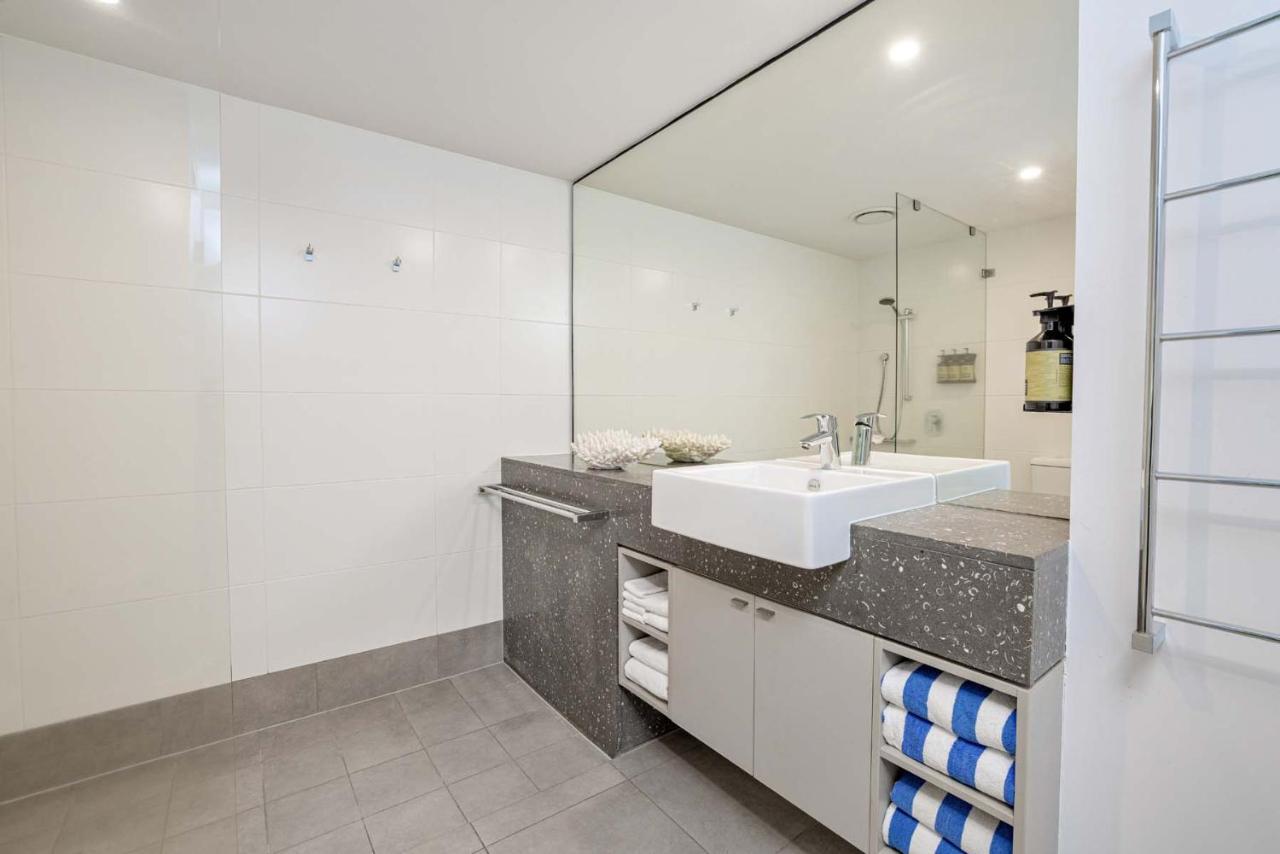 Two-Bedroom Dual Key Suite,1340996297:JPEG