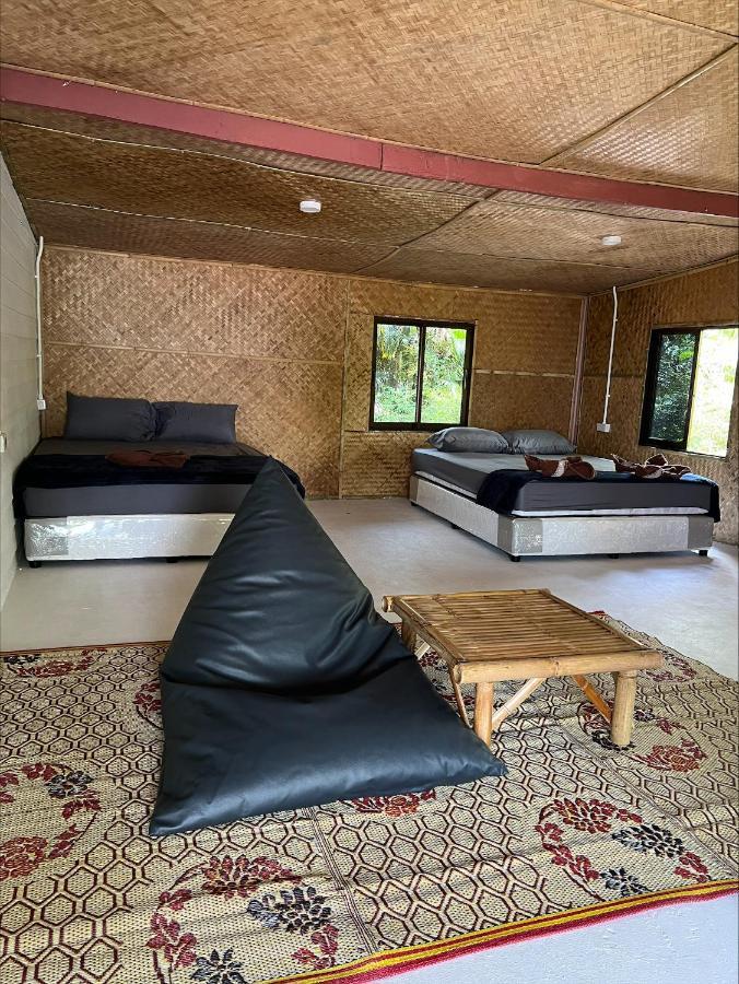 Standard Triple Studio,1349931040:JPEG