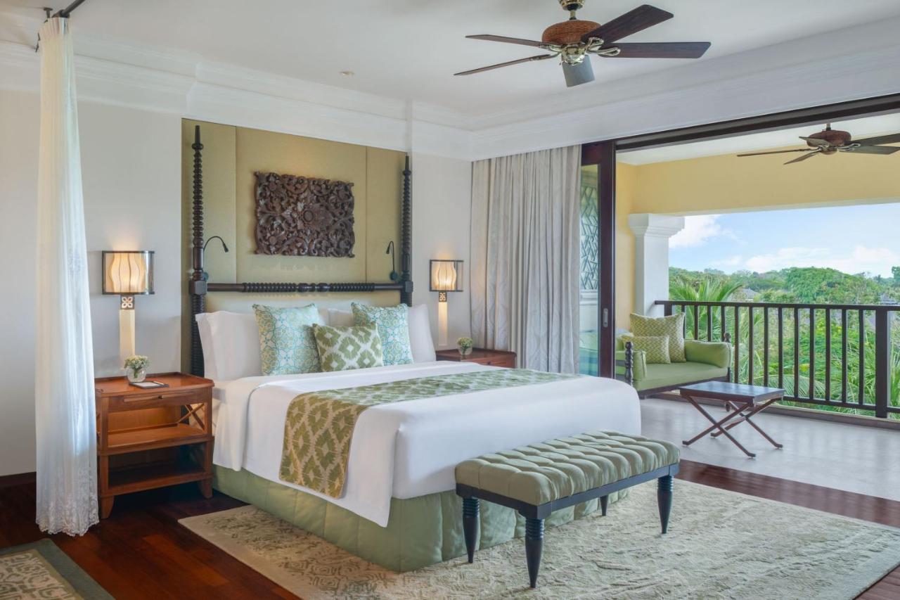 Suite St. Regis mit 1 Schlafzimmer mit 1 Kingsize-Bett und Balkon
