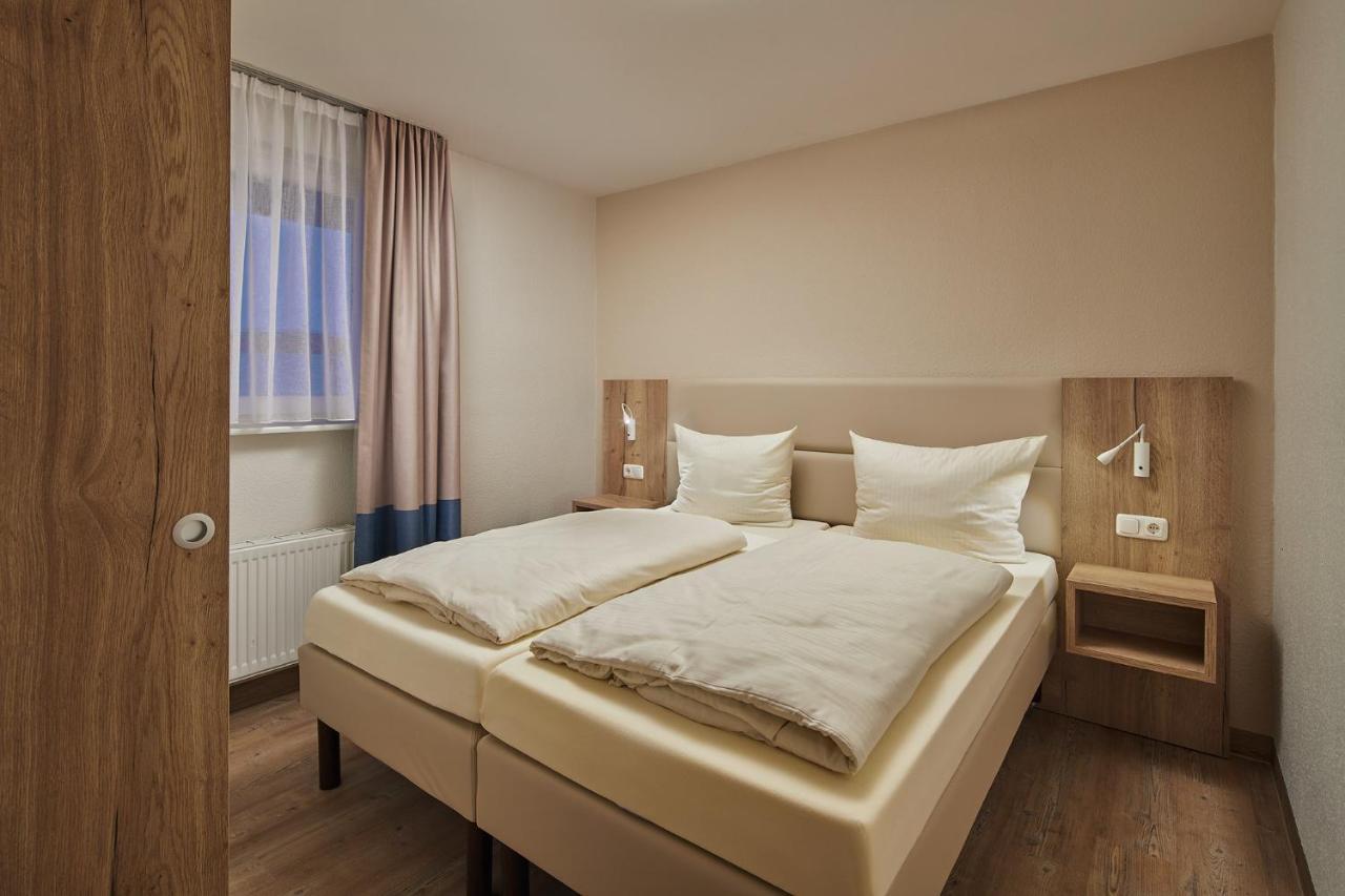 Standard One-Bedroom Apartment,1351064620:JPEG