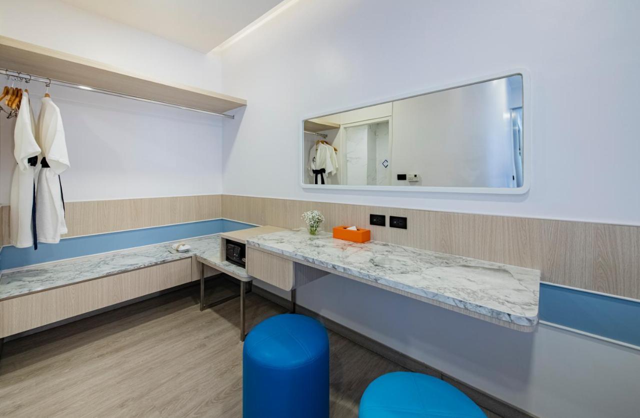 Family Suite 2 Bedrooms,1357602830:JPEG