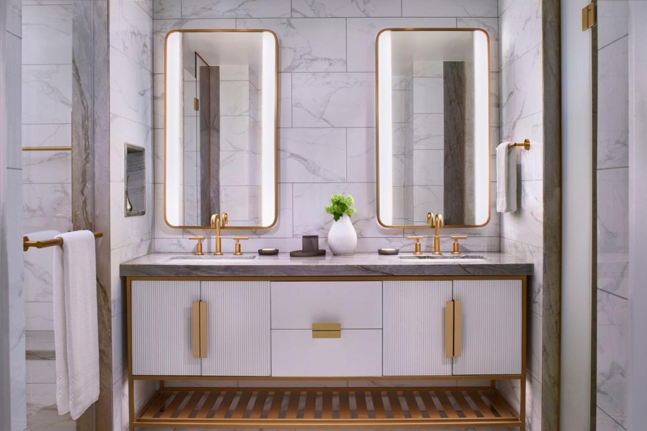 King Room, Limited View,1364468168:JPEG