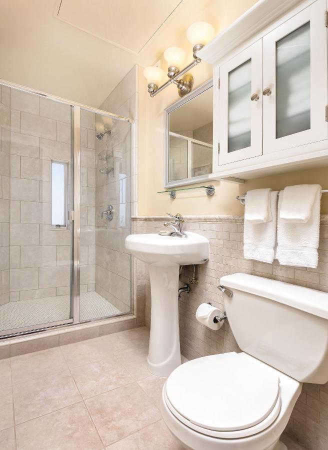 One-Bedroom Apartment,1361519384:JPEG