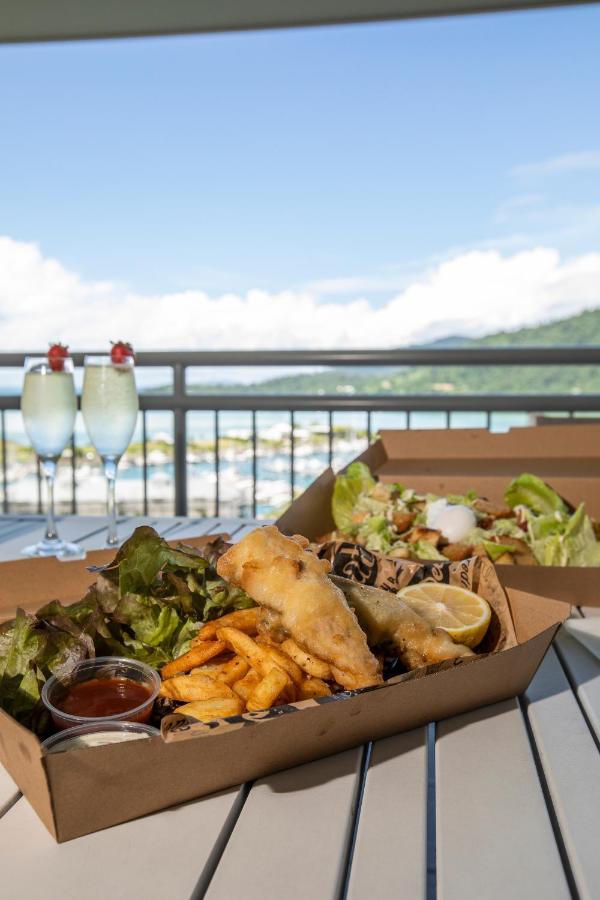 One-Bedroom Deluxe Apartment