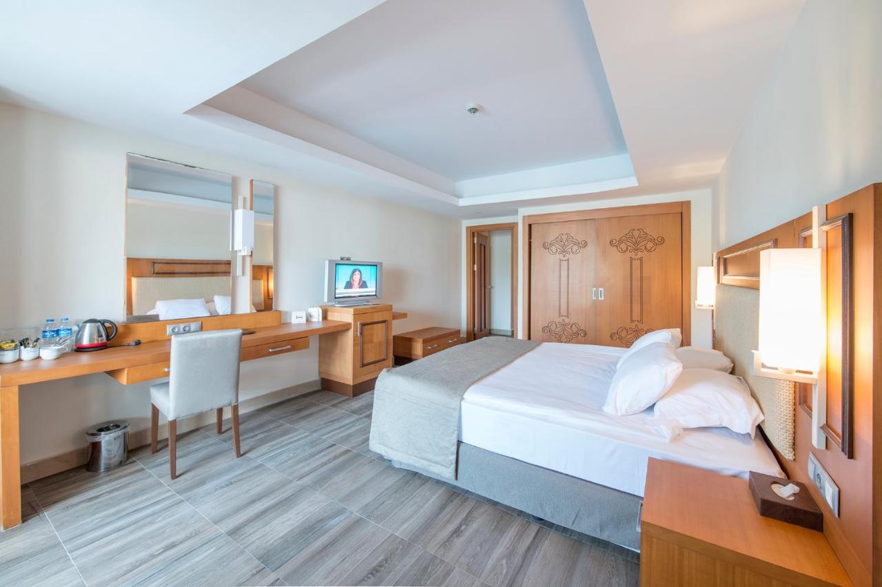 Standard Family Room with Pool View,1365788360:JPEG