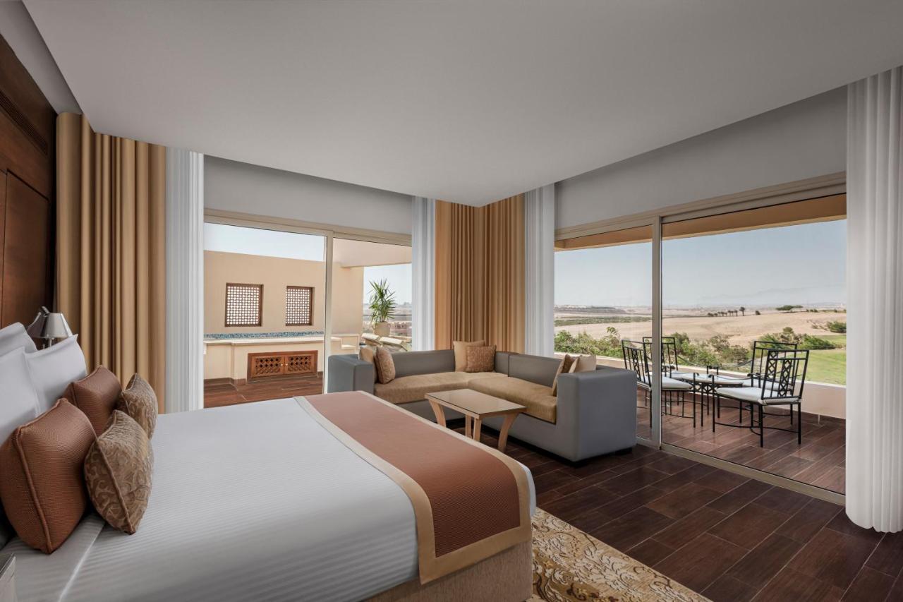 Executive Suite Bay or Golf View,1372769300:JPEG