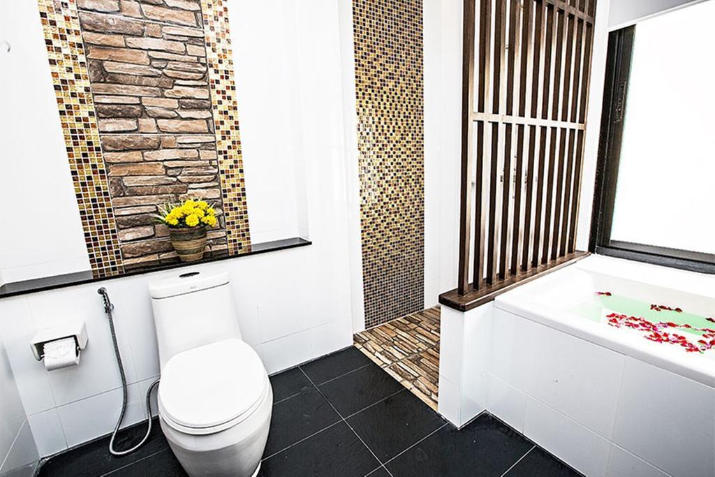 Family Room Bath,699237135:JPEG