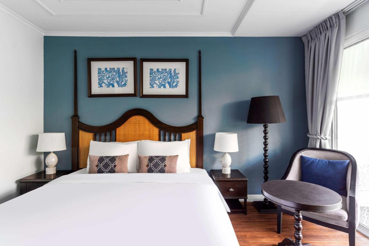 Deluxe Room,1588416610:JPEG