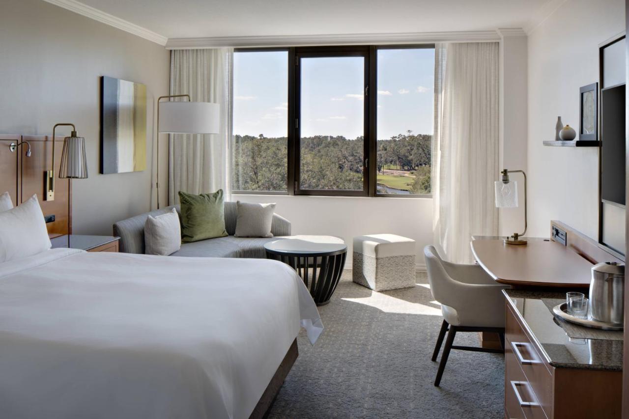 King Room Resort View Main Tower Mobility Accessible Roll Shower