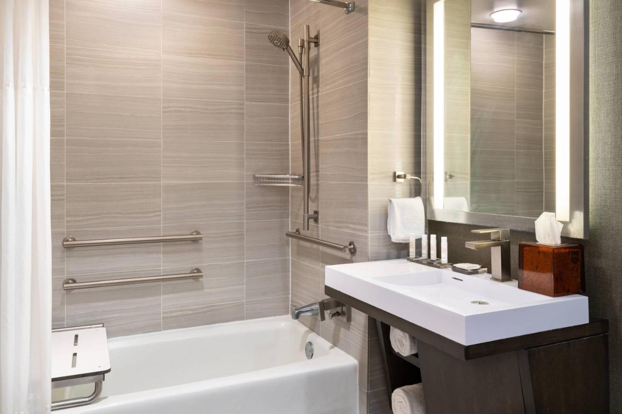 King Room Resort View Main Tower Mobility Accessible Roll Shower