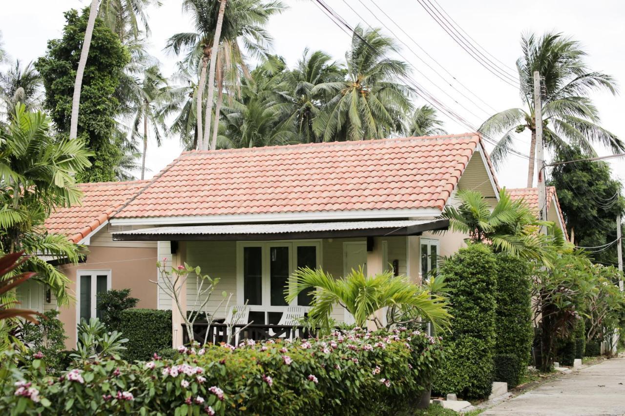 Villa with Garden View