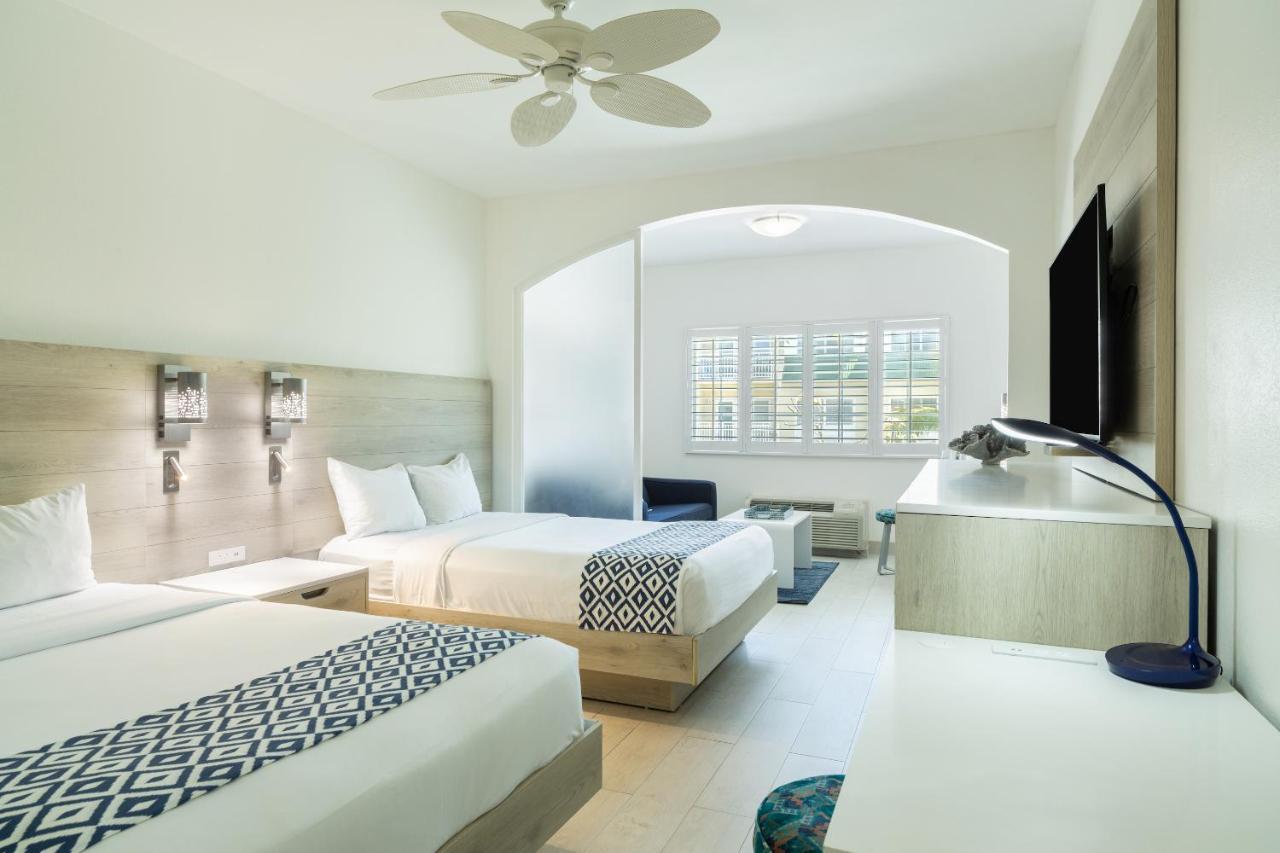 Poolside Room – 2 Double Beds,1386515426:JPEG