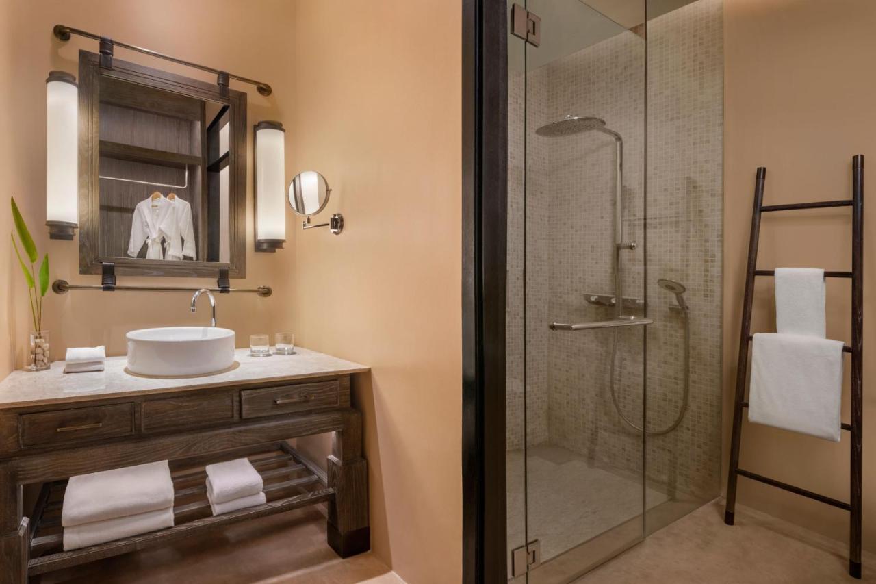 King Room with Sofa Bed,1617468347:JPEG