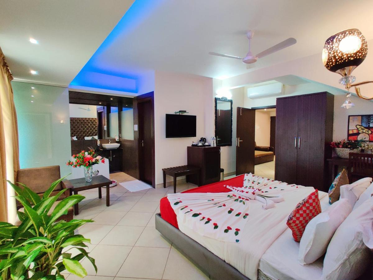 Luxury Suite,1397089400:JPEG