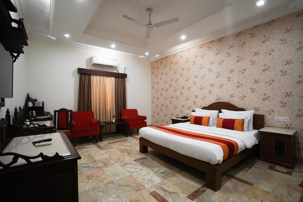 Deluxe Double Room Garden View