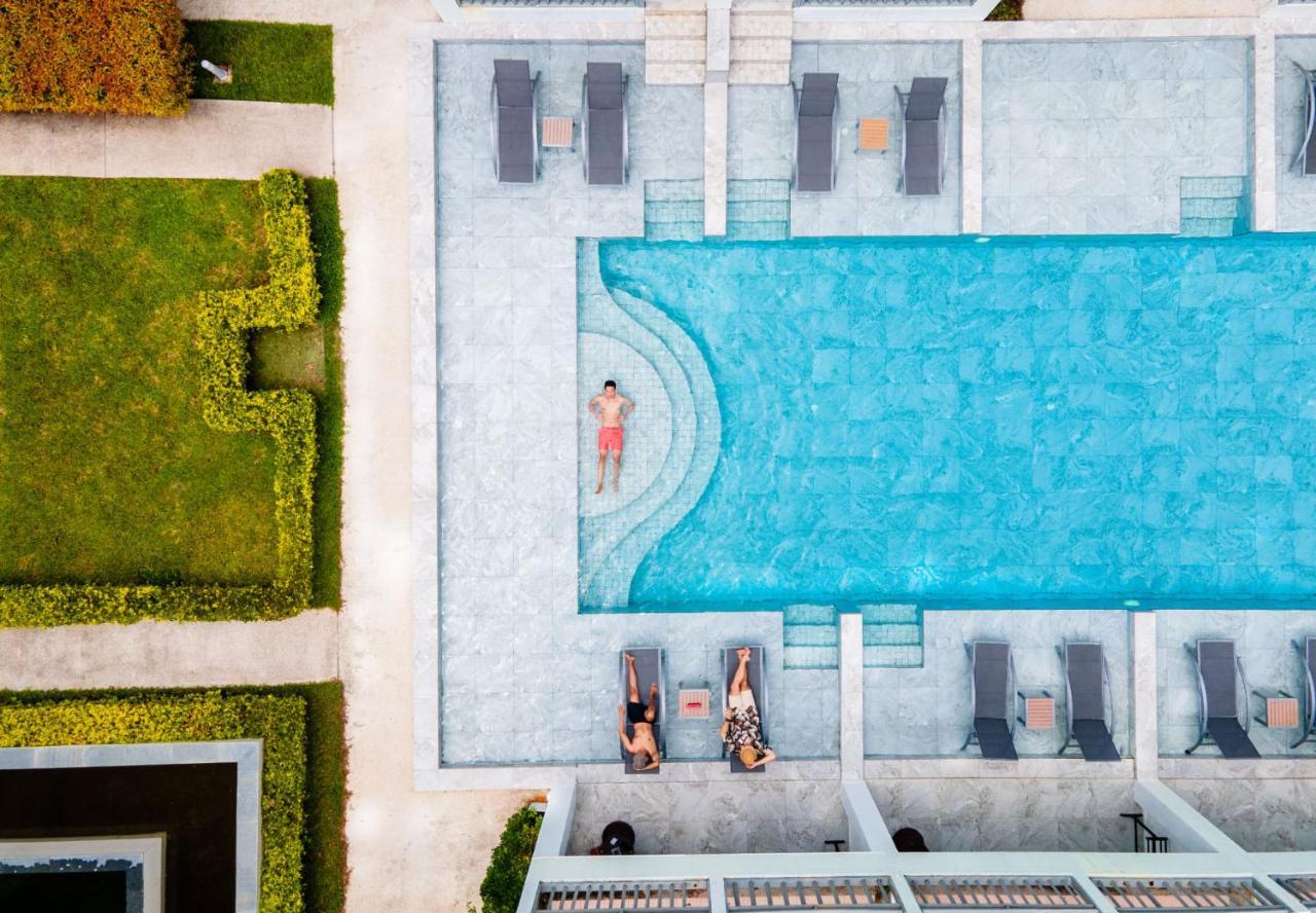 Deluxe Room Pool Access​ Hive Wing,1071177643:JPEG