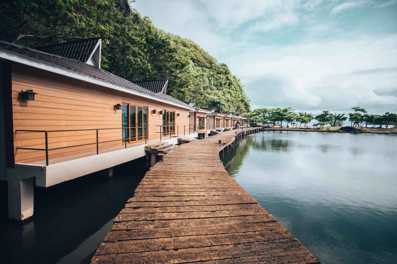 Premium Lakeside Cabanas