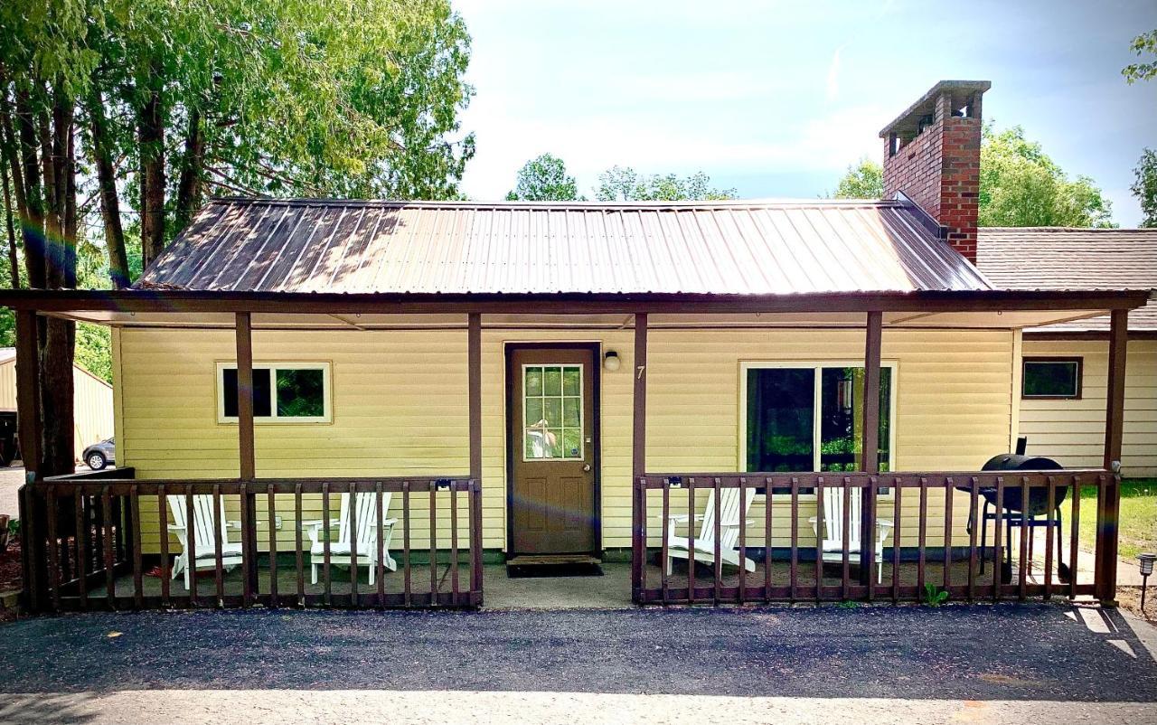 Two-Bedroom Cottage,1533159322:JPEG