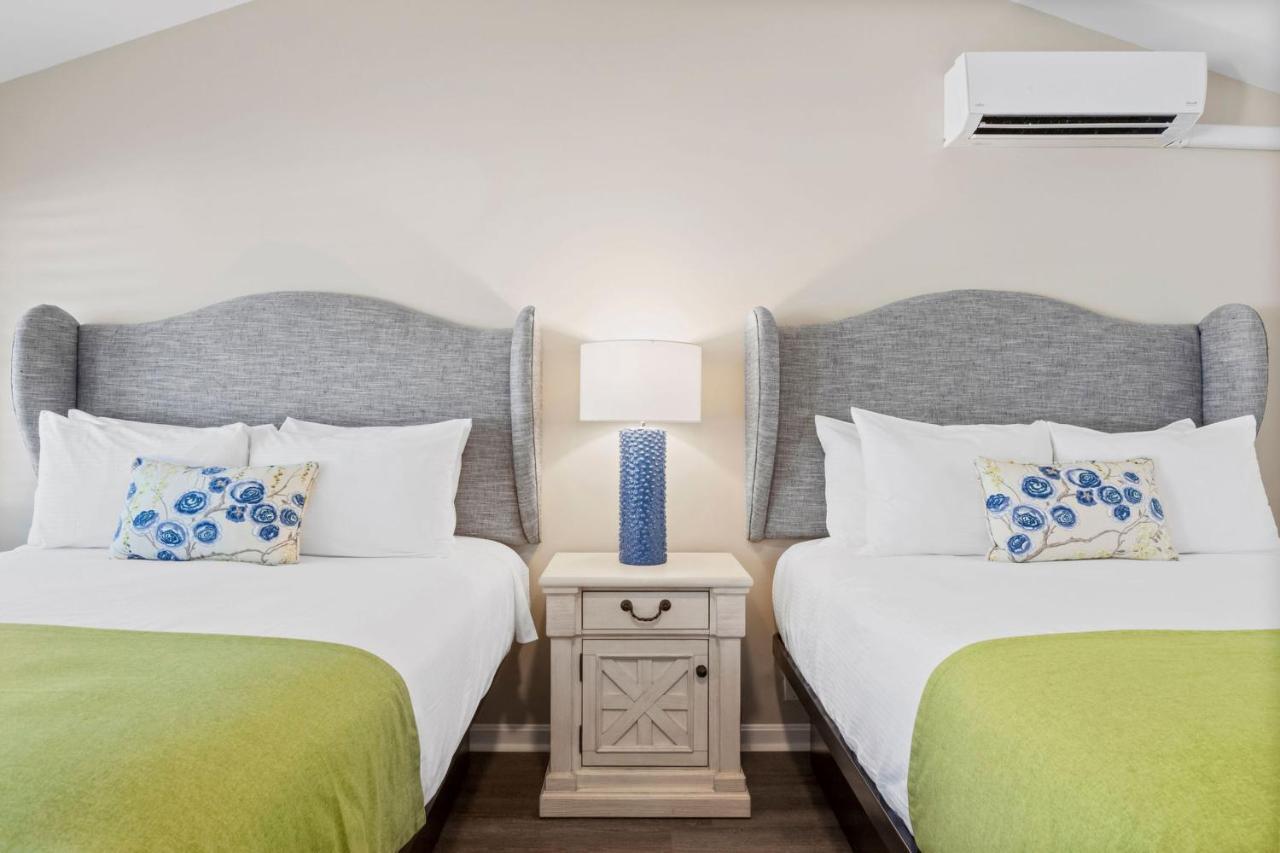 Deluxe Queen Room with Two Queen Beds,1417434042:JPEG