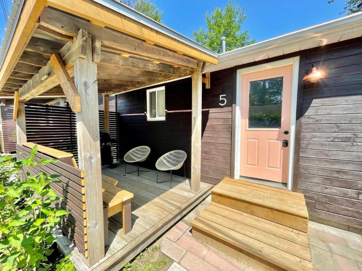 Bungalow with Patio