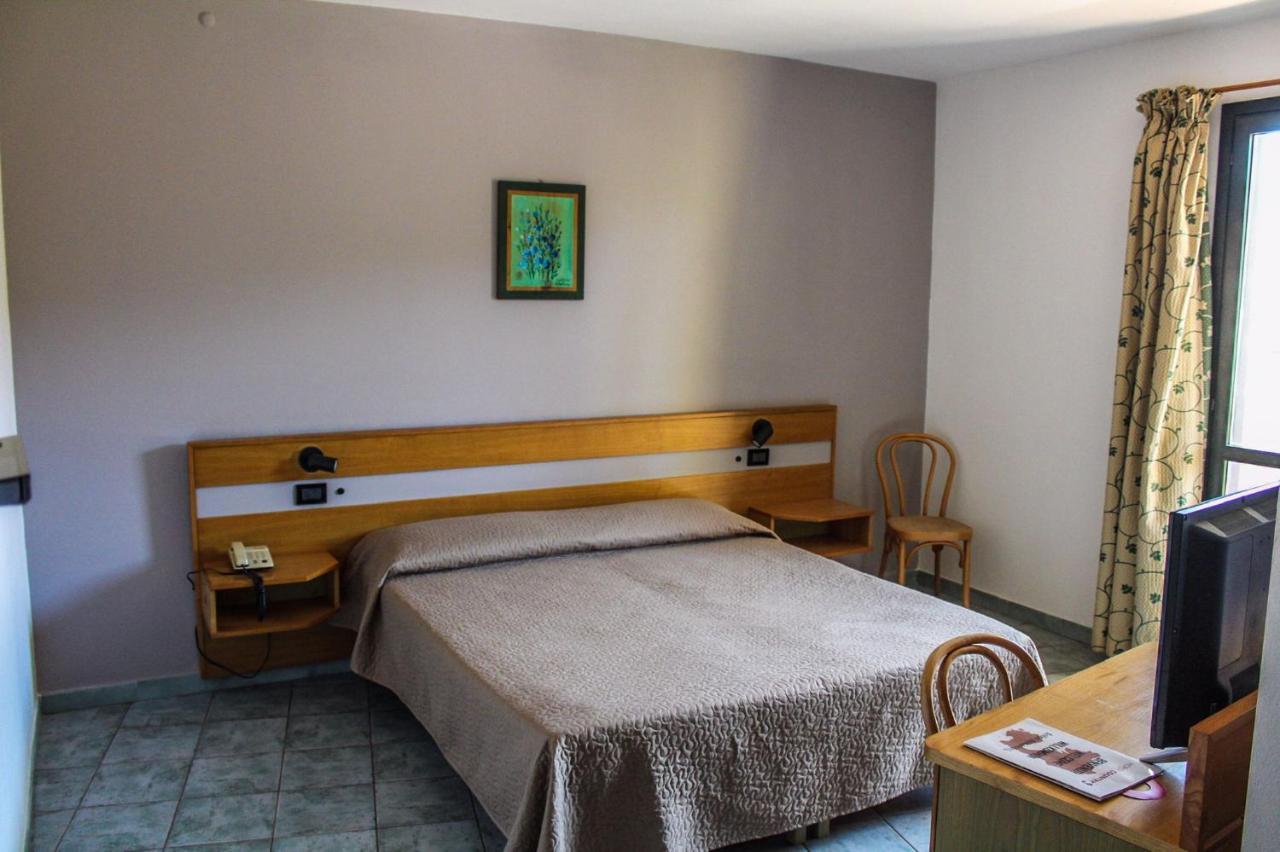 Double Room,1433371915:JPEG